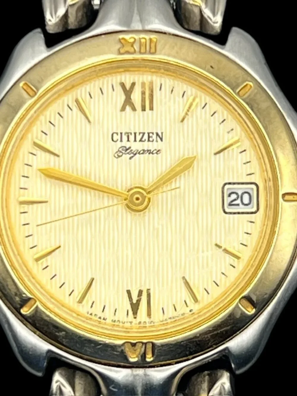Vintage Citizen EleganceLadies watch Round Champagne and Gold tones Working